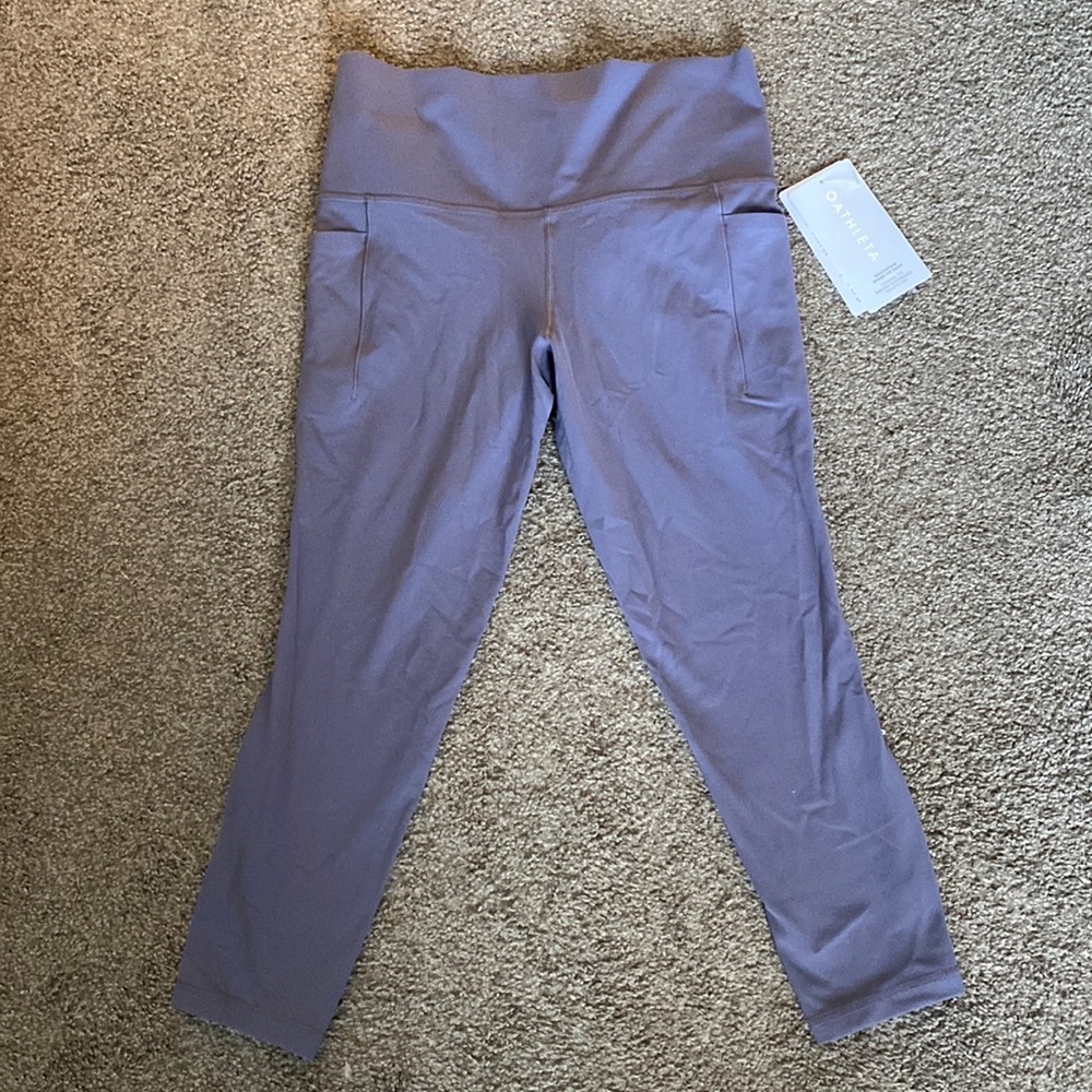 Athleta Salutation Stash 7/8 Tight